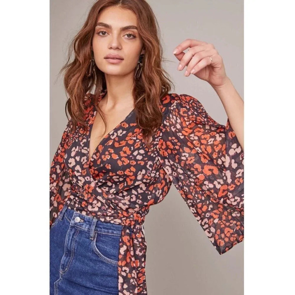 ASTR The Label Leopard Print Lissa Wrap Top  NWT - Picture 2 of 5